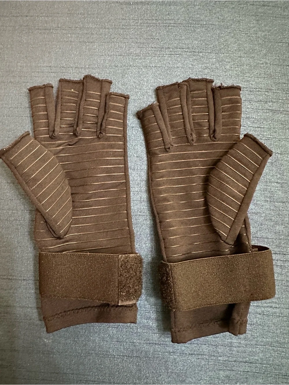 COPPER FIT Women’s Black Compression Fingerless Gloves—Size S/M